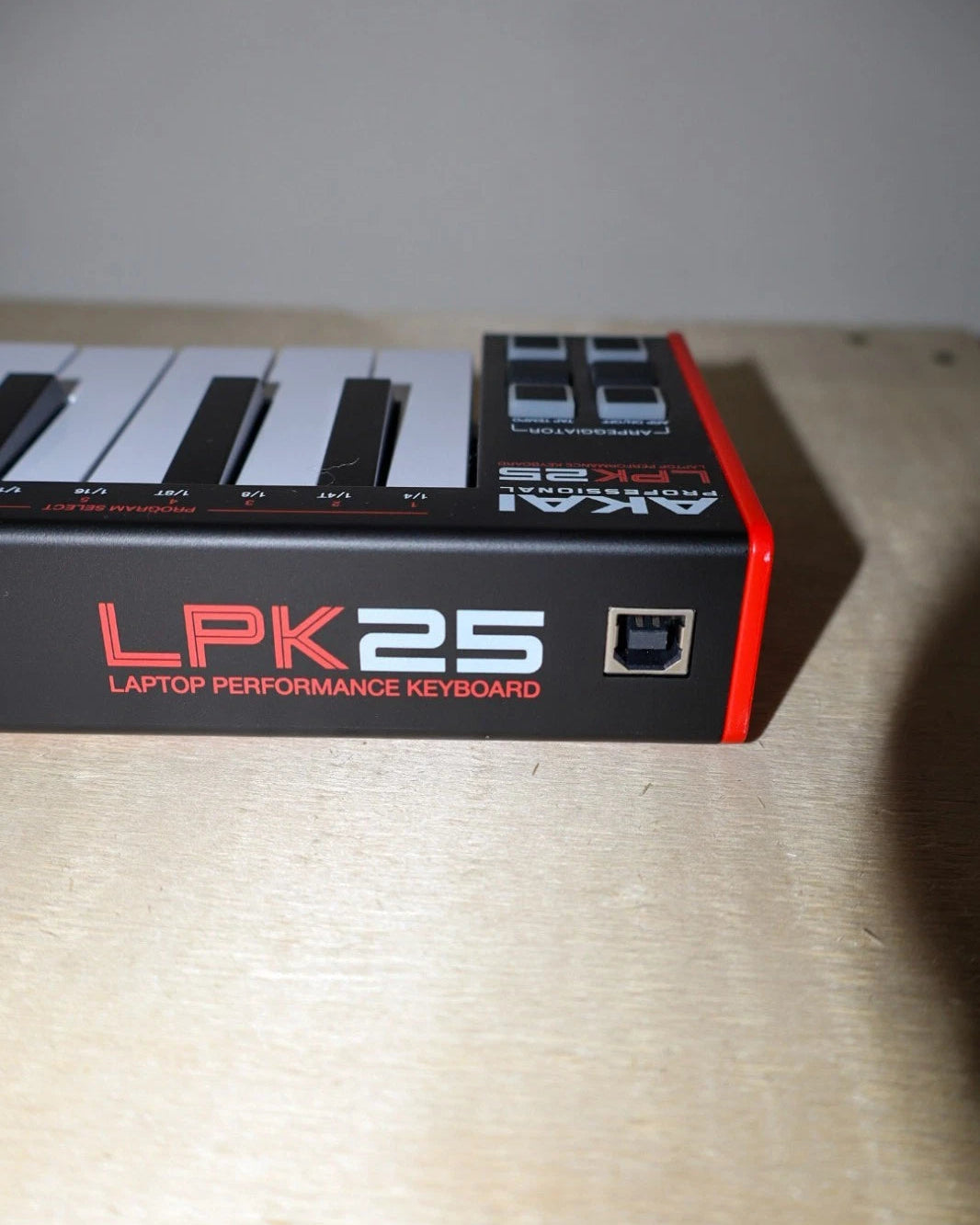 AKAI Professional LPK25