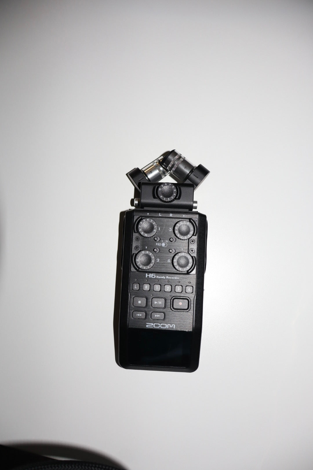 Zoom H6 All Black 6-track Portable Recorder PLUS 2 SANDISK 32GB