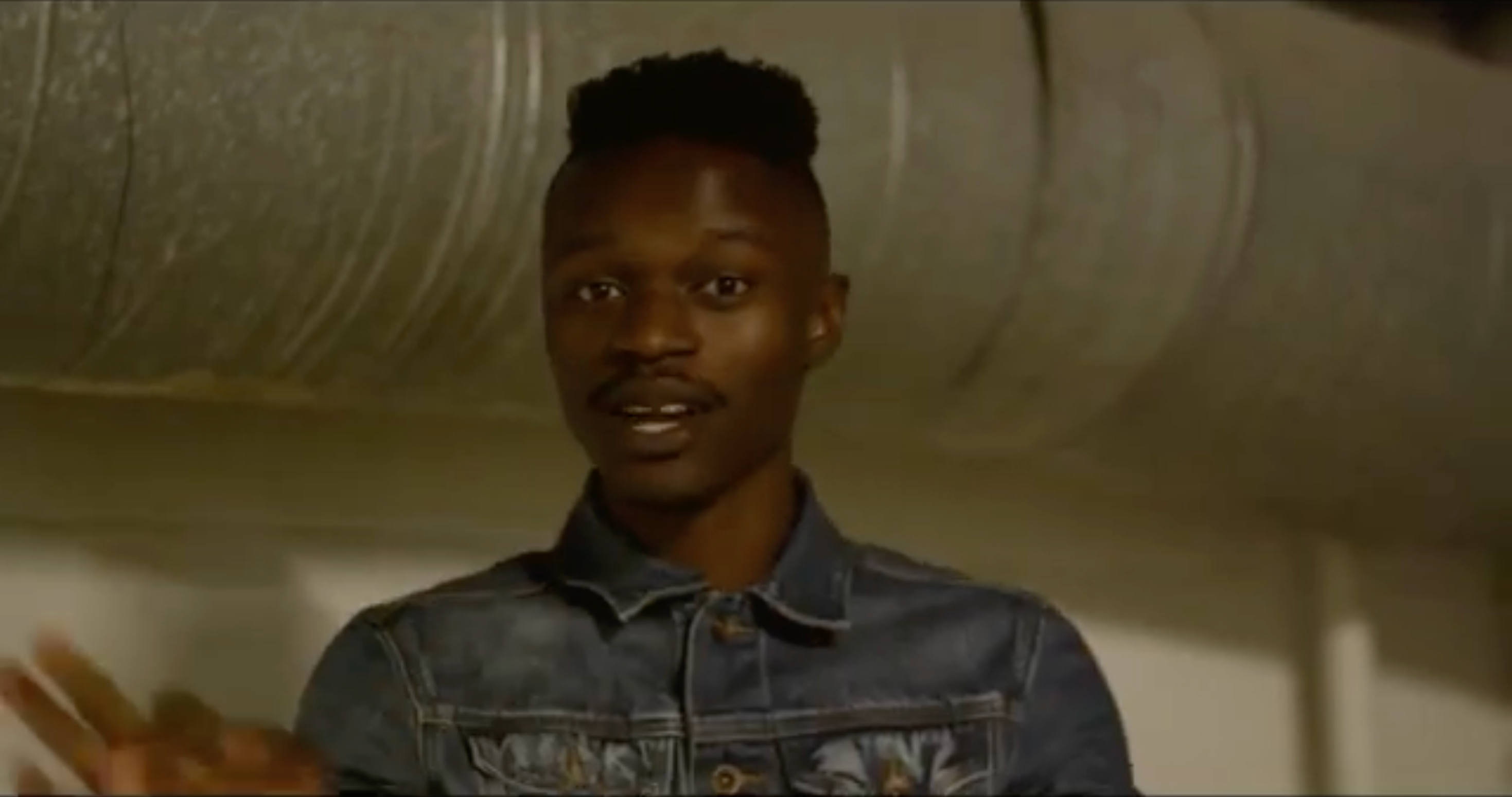 Load video: Theo Martins - Show Me Around