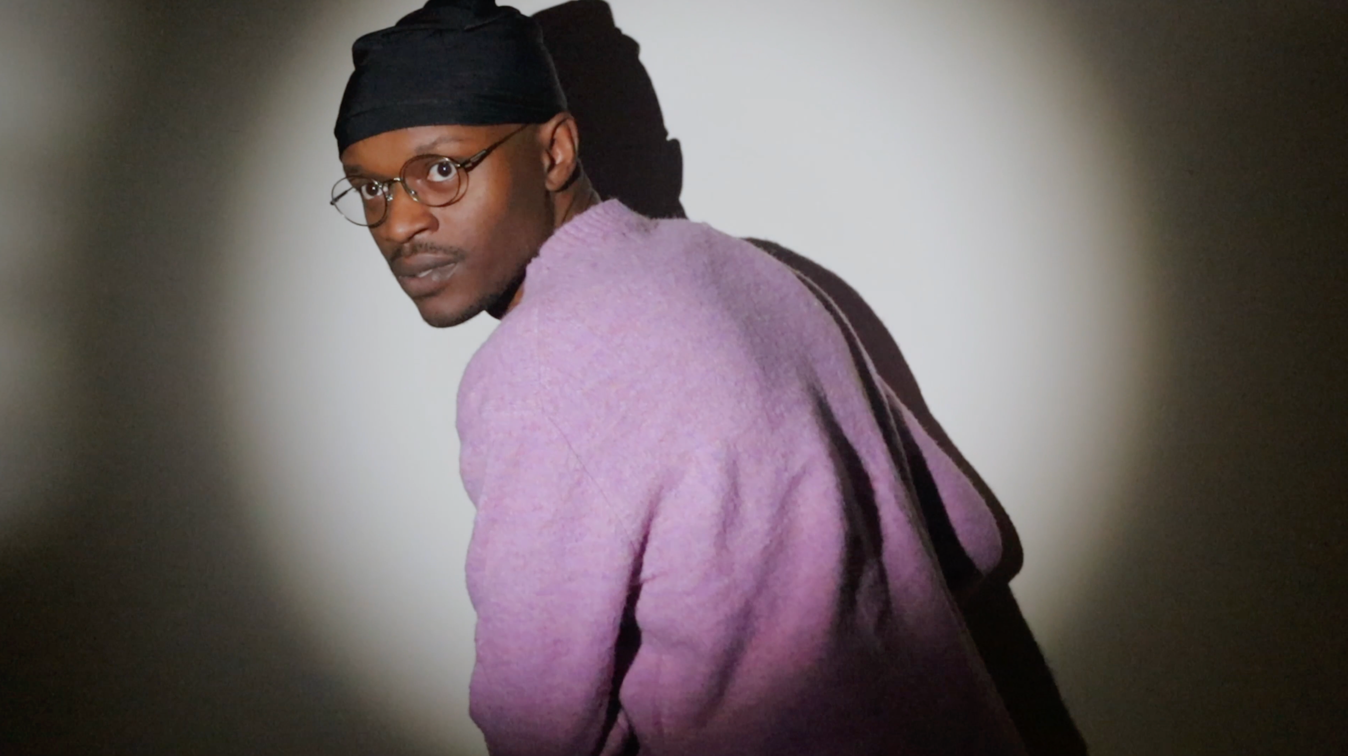 Load video: Posture Spring Summer 25