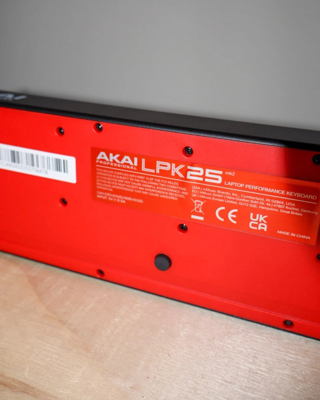 AKAI Professional LPK25 - USB MIDI Keyboard Controller with 25 Responsive Synth