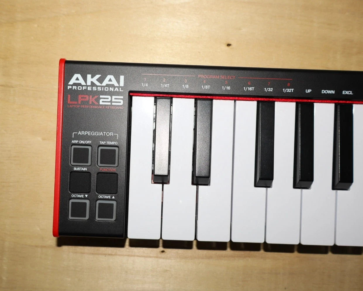 AKAI Professional LPK25